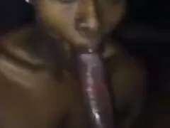Menina com óculos xnxx brasileira gostosa e entregou pílulas lascivos sob a tampa