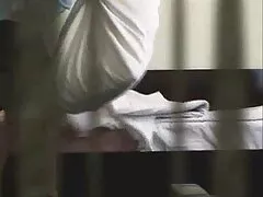 Uma garota astuta roubou vídeo pornô da mulher brasileira a chave do carro de um amigo e forçou o a zombar