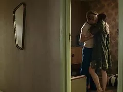 A beleza impertinente acordou o convidado brasileiros xxx com a língua e deu para fodê lo