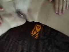 Loira peituda monta com so putaria brasileira sucesso em um pau poderoso e poderoso