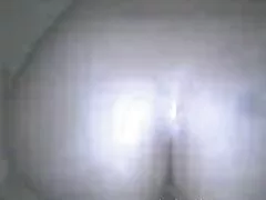 Enquanto essa esposa come pau para o marido, o jardineiro japonesa transando com brasileiro negro olha para ele