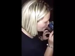 Por esse dinheiro, a Latina elegante esticou videos desexo brasileiro as pernas na frente de uma van