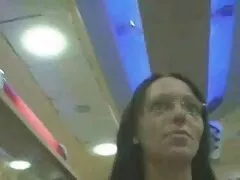 Preste atenção à beleza do maduro e olhar vídeo pornô mulher brasileira com prazer pato com o marido